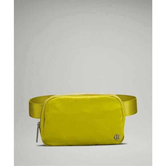 NWT Lululemon Everywhere Belt Bag Neon Green - Picture 2 of 8